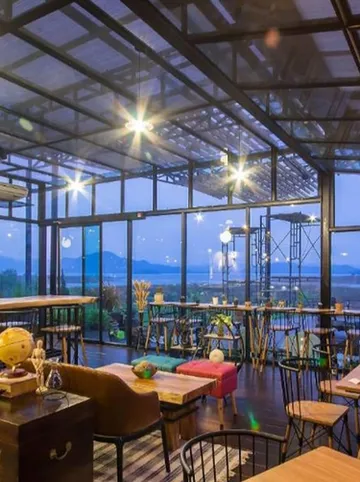 รูปภาพของแก่งกระจาน โบ๊ทเฮ้าส์ พาราไดซ์ รีสอร์ท