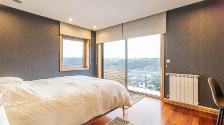 Gorgeous villa Looking to Douro Отели рядом с достопримечательностью «Church of São Pedro da Cova»