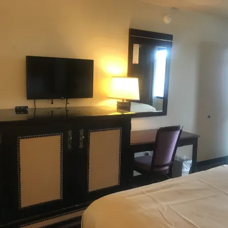 Travelers Inn & Suites