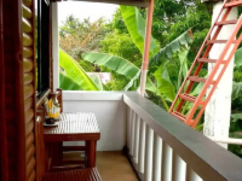 古安娜斯普拉斯客房和瑞斯多酒吧賓館 達安班塔延酒店