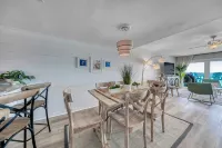 Weekender by AvantStay Gorgeous Beach Front Home w Ocean View
