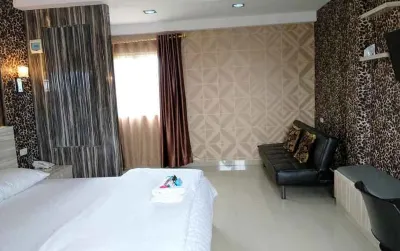Richard's Home Hotel dekat Sudarso Gemstone