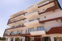 Yamas Urban Living Zakaki Pool Penthouses & Apartments Hotel a 
