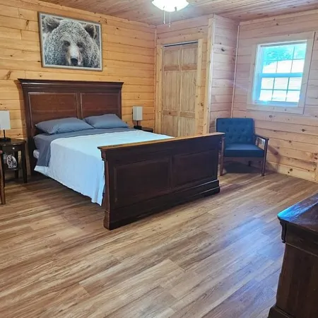 Cottontail Farmhouse HMT Trails