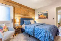 Delightful Downtown Retreat in the Willamette Wine Country