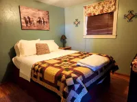 Cabin of Sunset View: cozy 3-bedroom cabin in Perkins with WiFi near OSU