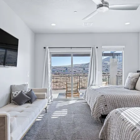 Spacious 5 Bedrooms 6 Bathrooms Near Zion Private Pool & Extra Large Hot Tub