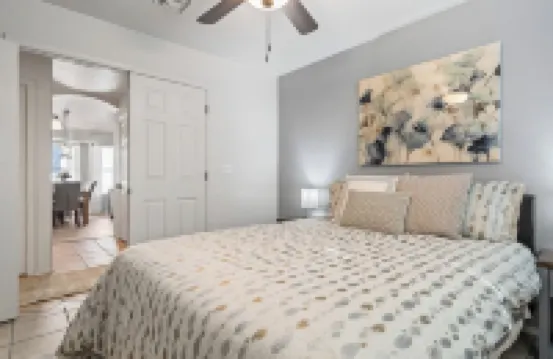Serene Vacation Home - Trails, Golf & Dining!