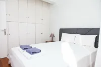 Gorgeous Apt in Faliro with View Hotels near Edem