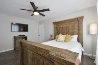 Wonderful 3 bed 2 bath home with plenty of parking Merced County 호텔