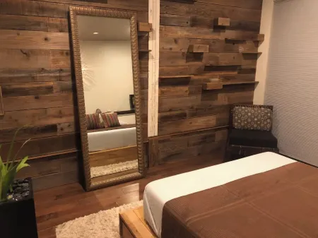 Beautiful Cottage, hot tub, in great neighborhood Отели рядом с достопримечательностью «Дэвидсон, Маунт»