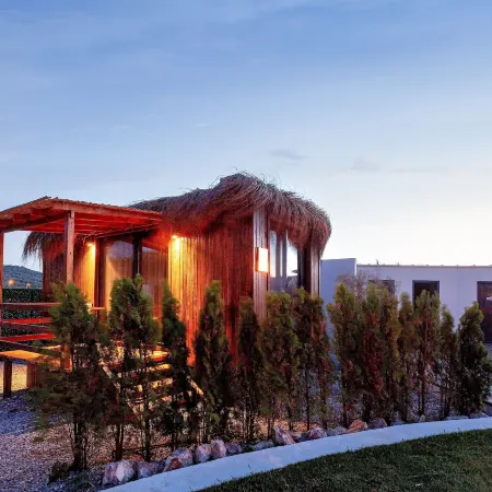 Anda Beach Bistro & Rooms