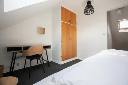The Bird / Guesthouse / 10 Min Walk Downtown - 2-Star