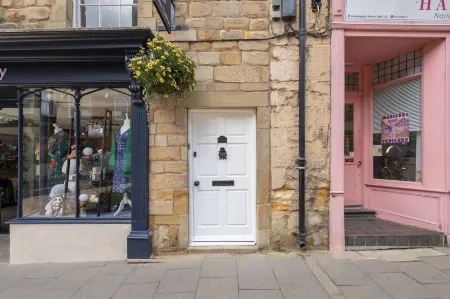 Host & Stay - Yule House