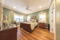 Relax Mohican Riverside ~ stunning Views~ hot tub ~ wifi