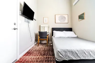 Cozy Micro Suites: Sleeps 2, Minutes to Downtown