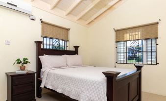 Private Pool Draxhall Gated Gym Tennis Full AC