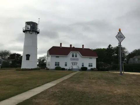 Chatham Village - Adorable Studio Apartment in Antique Home
