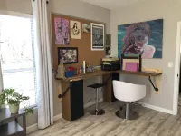 Artistic Retreat - Walk Downtown, Sparkling Clean! - 2-Star