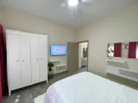 DawnBeach Club 4 Bed/4Bath Villa With Swimming Pool, Beach and Resorts Access.