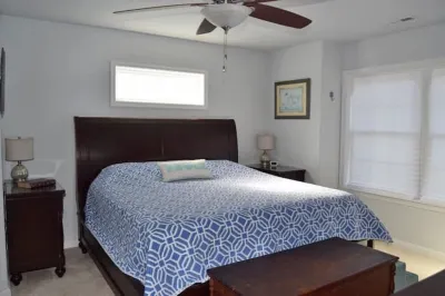 Captain Jay's Retreat-Pool, Close to Downtown