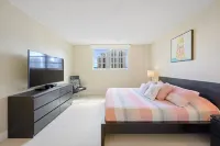 Apartment Ocean View Steps Away from the Beach in Sunny Isles Miami Luxury