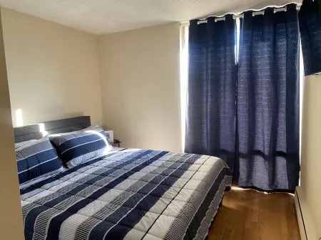 10 min walk to Stevenson Convention Center Отели рядом с достопримечательностью «Театр Роузмонта»