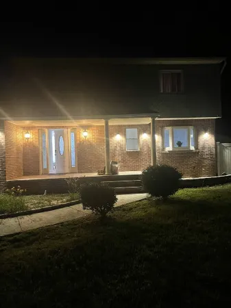 Beautiful 3 Bedroom house Отели рядом с достопримечательностью «Поквотт Бич Фронт»