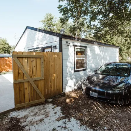 Adorable Studio - Private Patio - Dream Kitchen