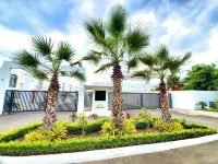 Casa Azul - 3 Bedroom House with AC Pool and WiFi Hotel di Playas