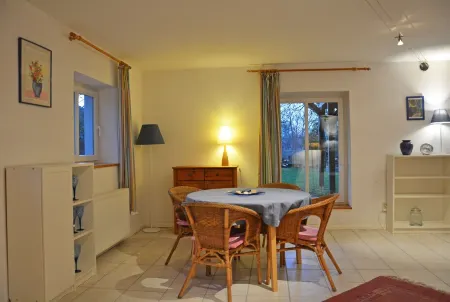 Center near apartment in historic city villa Отели в г. Бад-Доберан