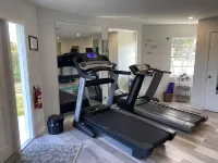 Newly Renovated Unit with Golf & Lake View - Minutes to Beach - 3성급