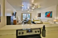 Key West Suites Hotel - Adam Scott Rote Suite