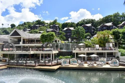 Marigot Marina Apartment 6a, with free Zoetry Hotel access