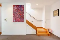 Secluded Stylish Modern 3 Level Townhouse. Secluded but Minutes to Parks,shops