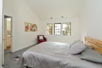 Large Home/Tahoe City/next To Nordic Trails, Lake And Resorts