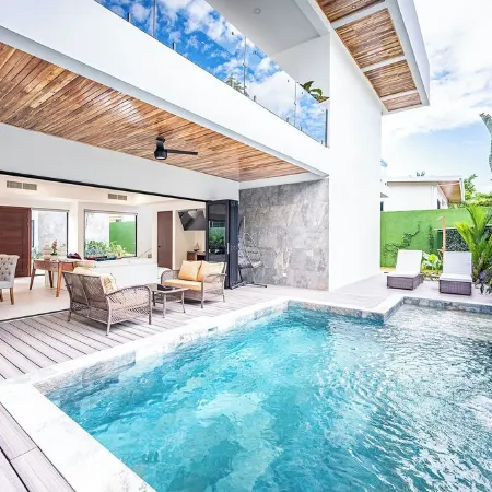 Spacious 7 Bedroom Luxury Villa Steps From The Beach, South Jaco!