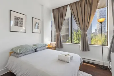 Centrally located stylish apartment in Downtown Vancouver!