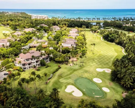 Luxurious Four Seasons PR Bahia Beach Villa; Golf, Pool, Tennis & Golf Cart Hotels in Zarzal
