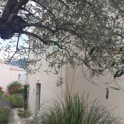 LAMAOLILOU Hotels in Nyons