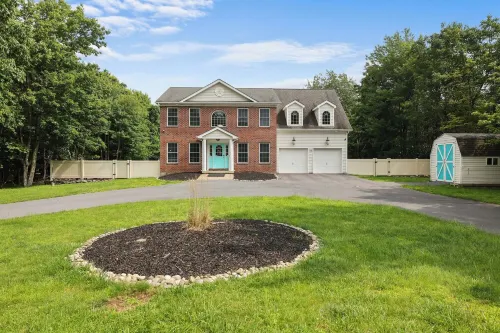 Private Pool, Hot Tub, Game Rm, Fire Pit, & Luxury 5 bedrms in gated community!