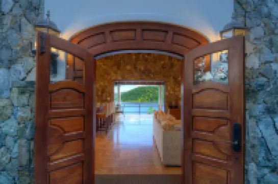 Ocean Front Luxury w/ sea access and dock on Private Peninsula w/amazing sunsets