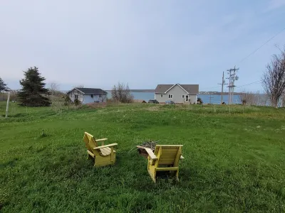 2 BR home 250m from Port Hood beach. Sleeps 6