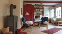 Comfortably furnished thatched roof house with a large garden Hotels in Nordfriesland