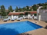 I villa with private pool, large garden, porch, terrace and playground. - 2-Star