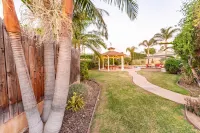 Private Resort style villa at San Diego-heated salt pool-Hot Tub-86" TV - Homestays