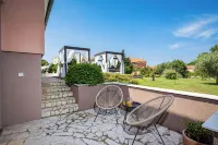 Villa Mirna with private pool near beach