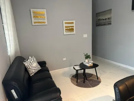 Cozy 1 Bedroom In The Quiet Of Diamond Estate. Equipped With All Amenties. Отели рядом с достопримечательностью «Нанни Кей»