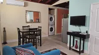 Relaxing, tastefully decorated one-bedroom unit with all modern facilities