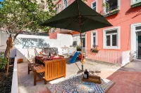 Luxury apartment with private Pool & Garden Hotels near Bus Museum